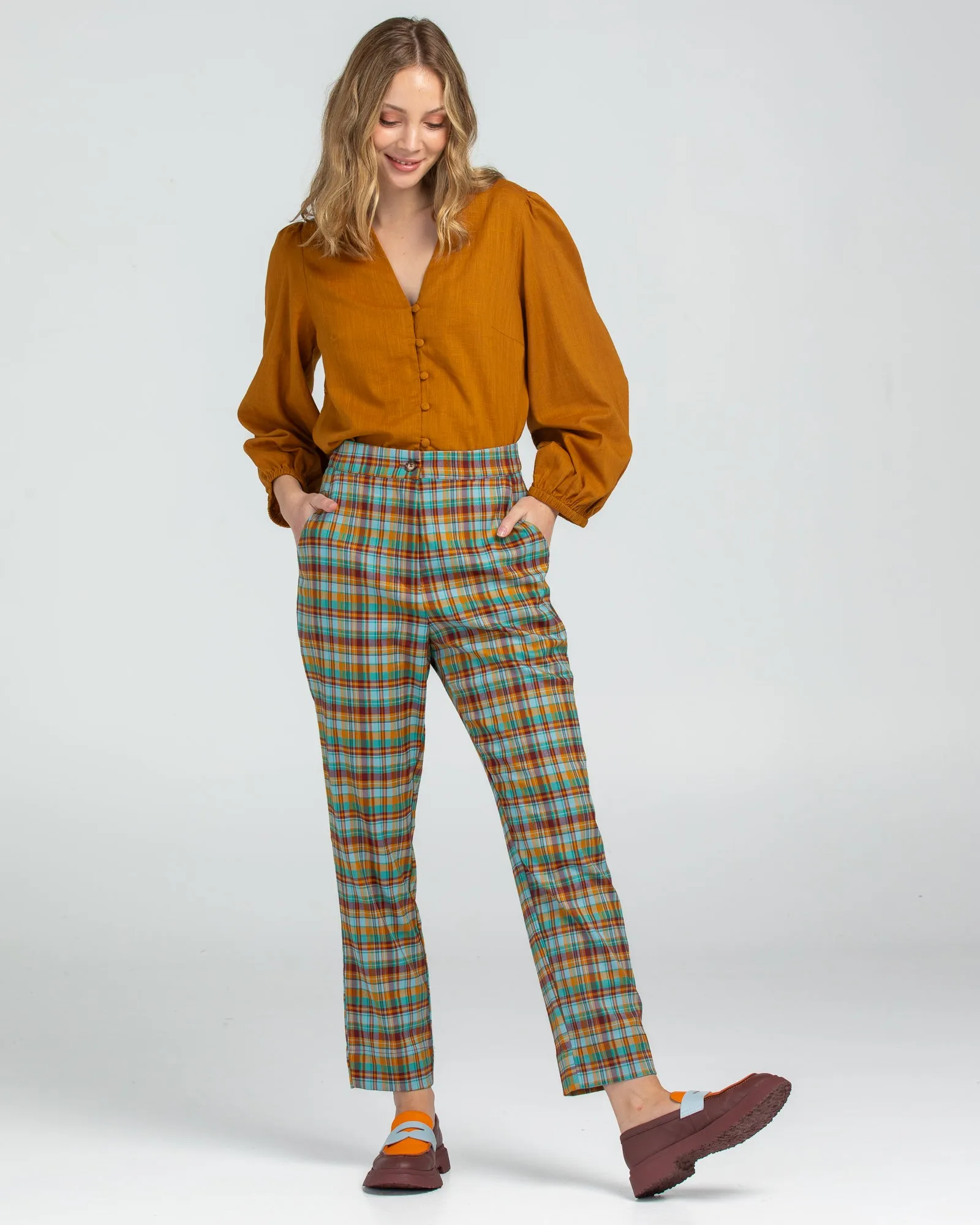 Kiara Pant - Indy Check