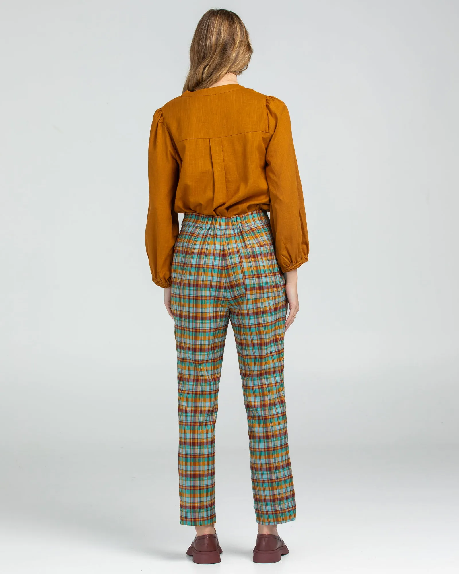 Kiara Pant - Indy Check