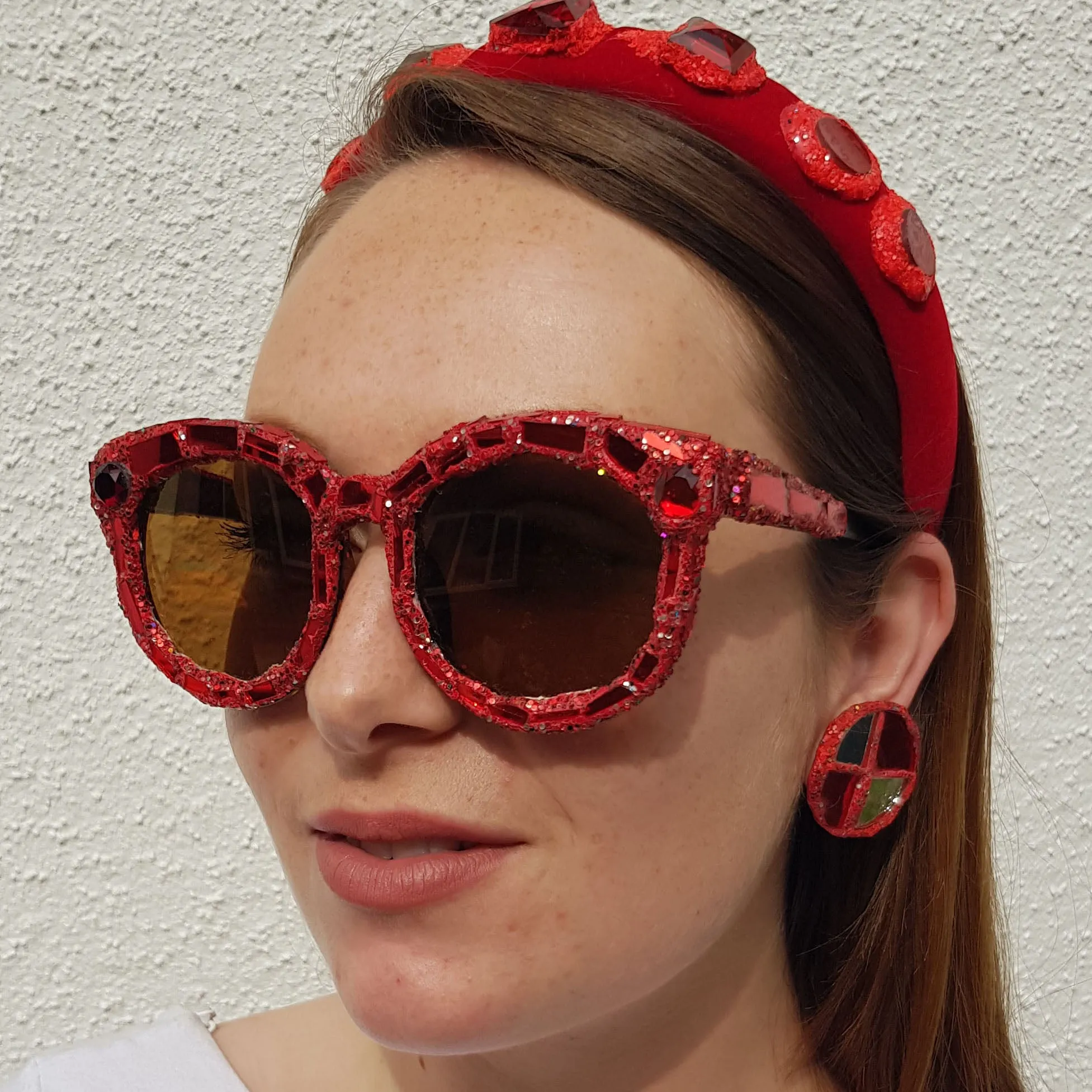 RED SUNGLASSES